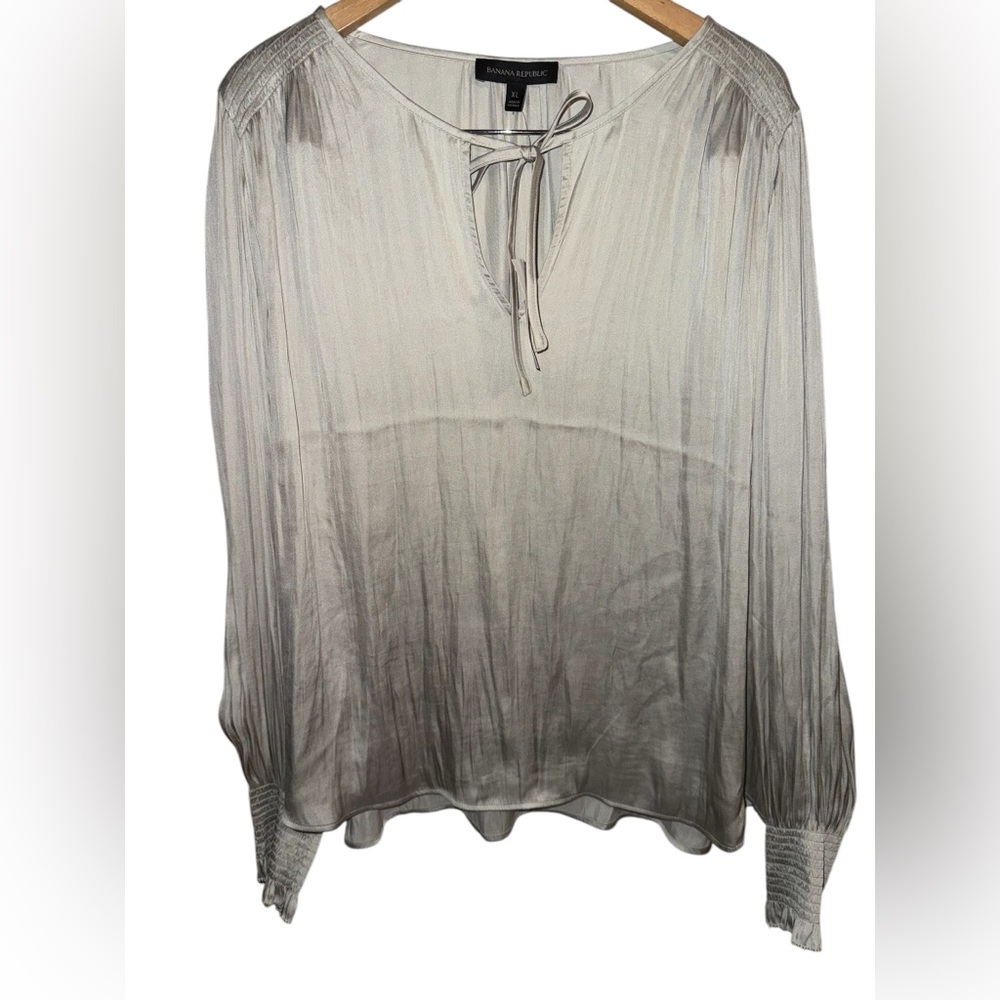 Banana Republic Women Satin Smocked Tie-Neck Blouse Silver Champagne Size XL - Picture 2 of 10